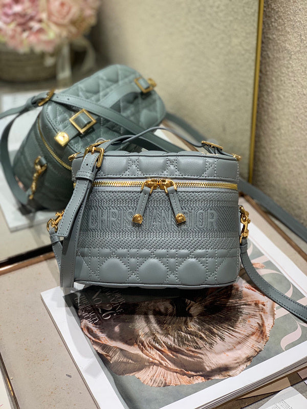 Dragons Bags Detail