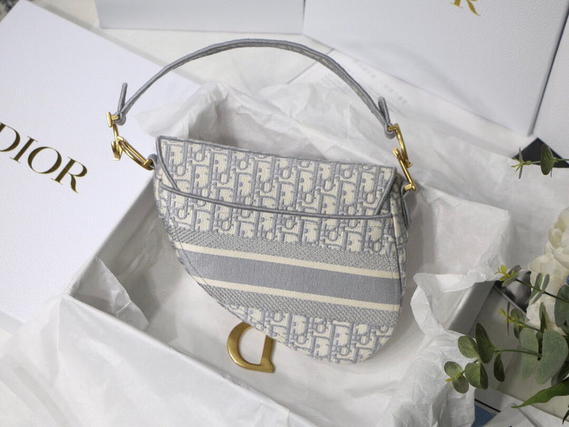 Dragons Bags Detail