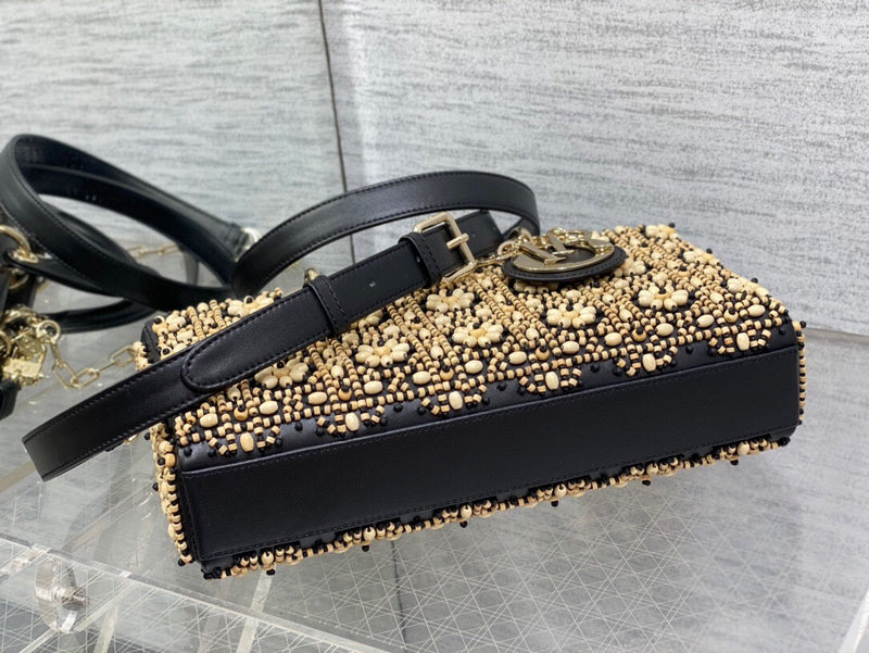 Dragons Bags Detail