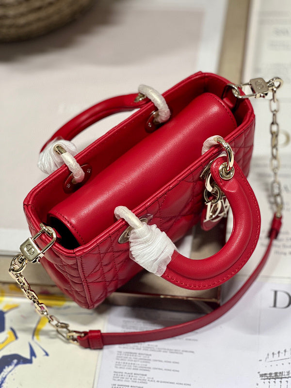Dragons Bags Detail