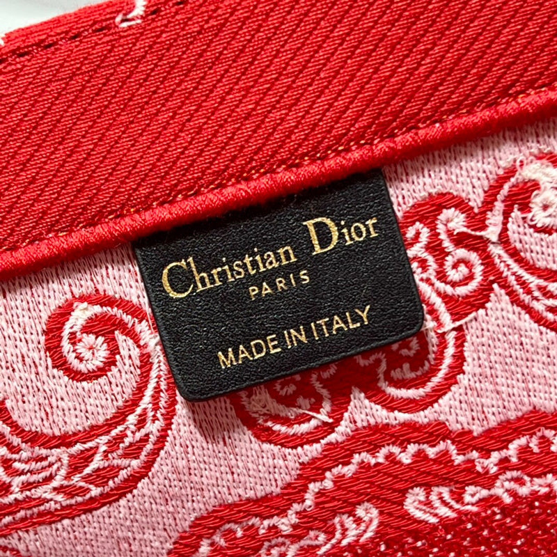 Dragons Bags Detail