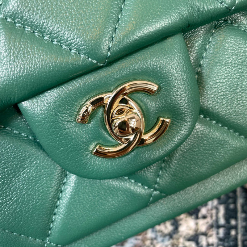 Dragons Bags Detail