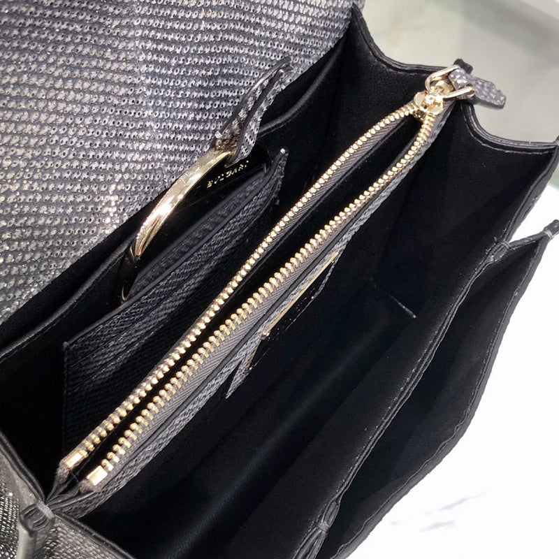 Dragons Bags Detail