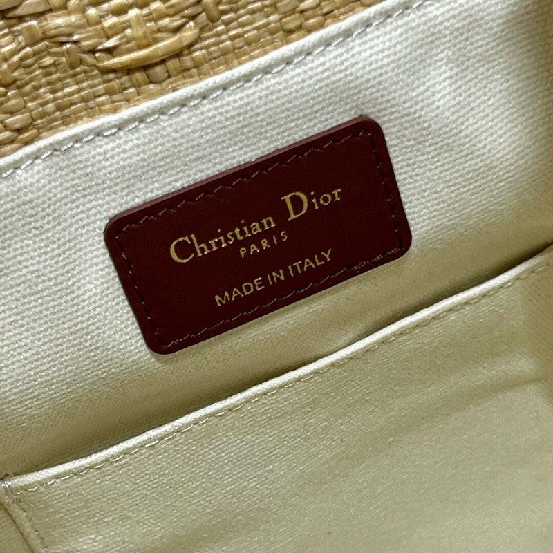 Dragons Bags Detail