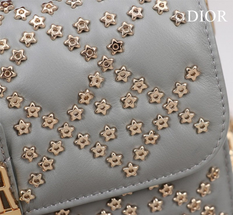 Dragons Bags Detail