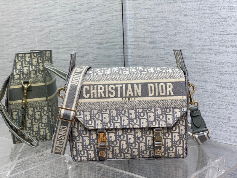 Dragons Bags Detail