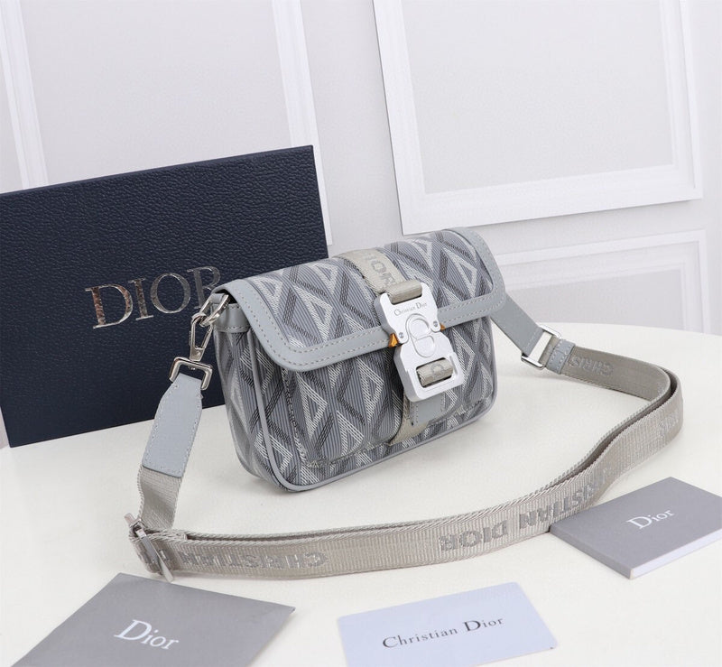 Dragons Bags Detail