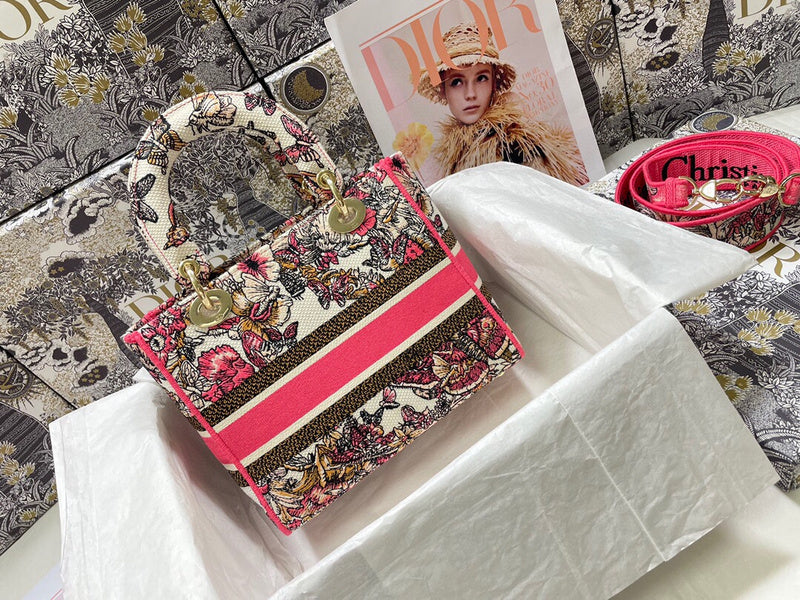 Dragons Bags Detail