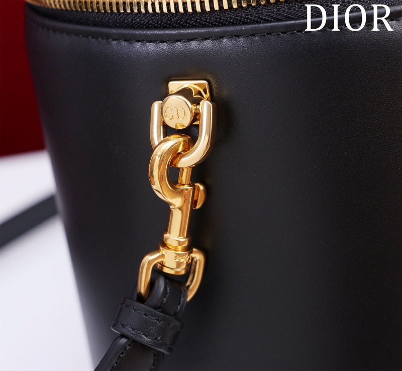 Dragons Bags Detail