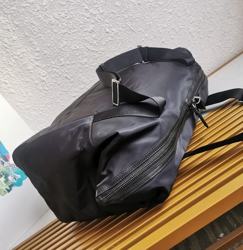 Dragons Bags Detail