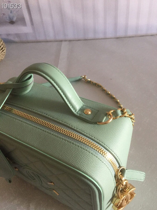 Dragons Bags Detail