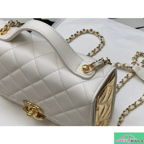 Dragons Bags Detail