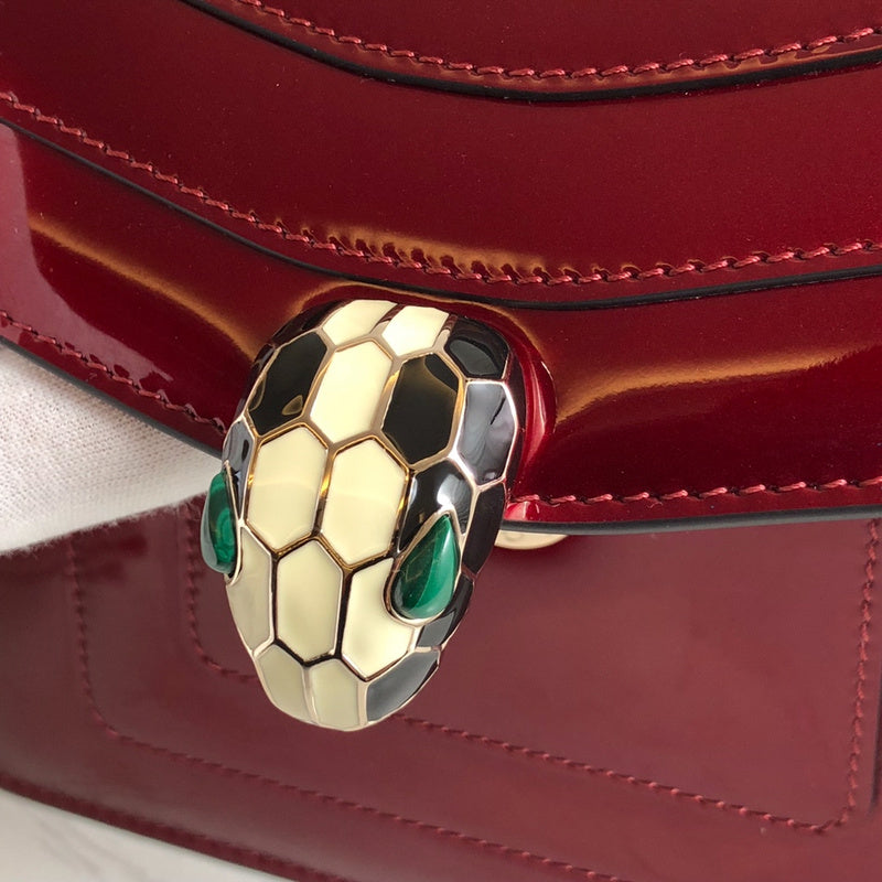 Dragons Bags Detail