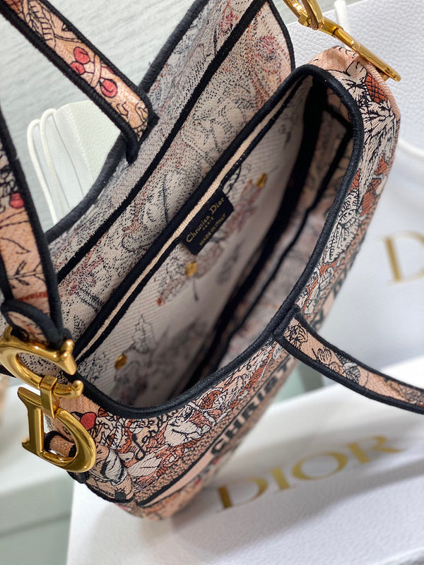 Dragons Bags Detail