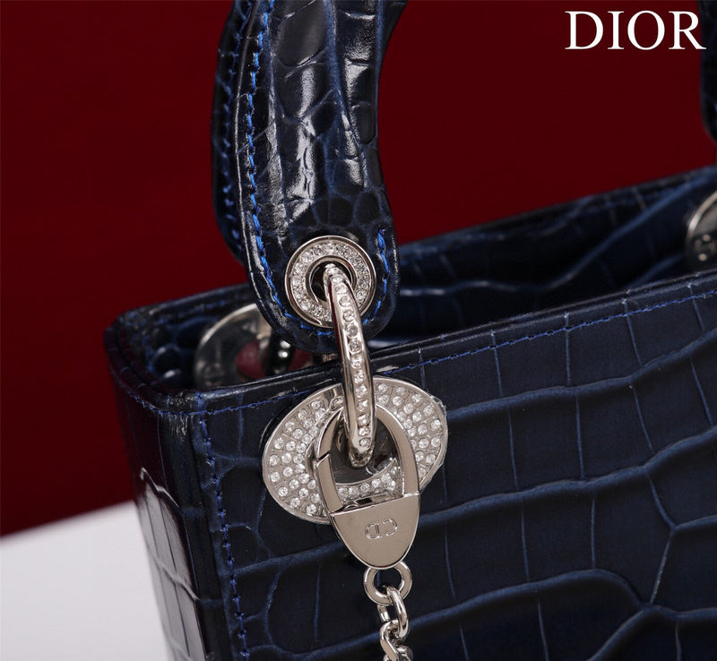Dragons Bags Detail