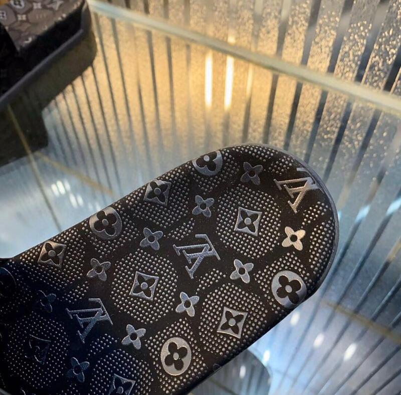 Dragons Bags Detail