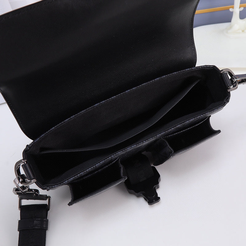 Dragons Bags Detail