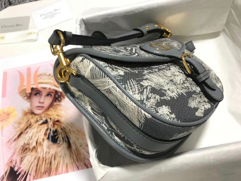 Dragons Bags Detail