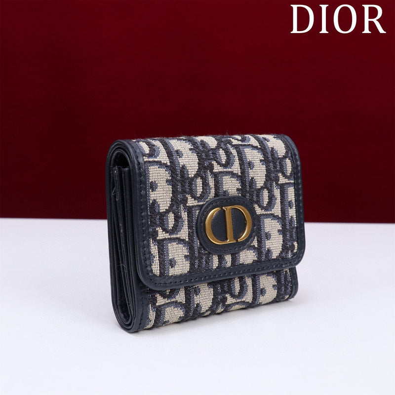 Dragons Bags Detail