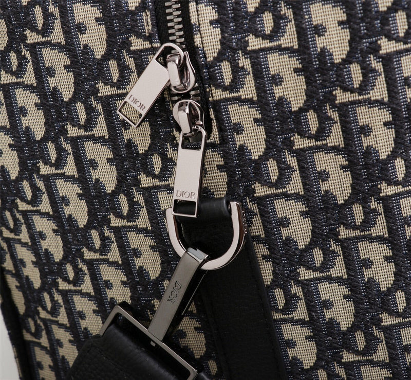 Dragons Bags Detail