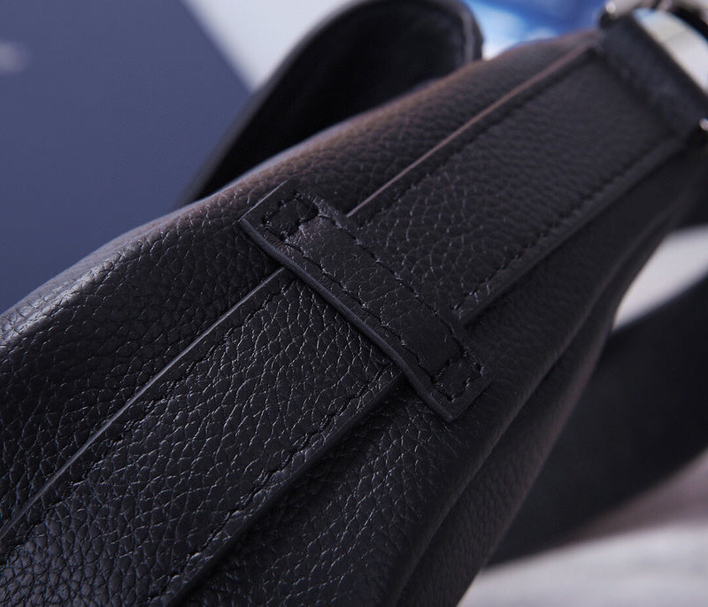 Dragons Bags Detail