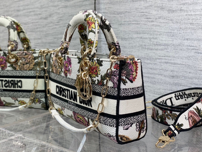 Dragons Bags Detail