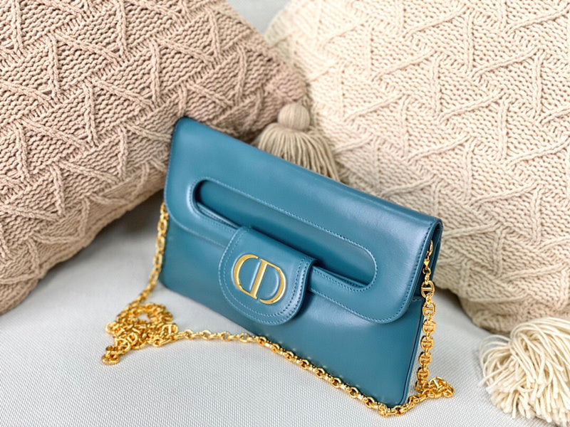 Dragons Bags Detail