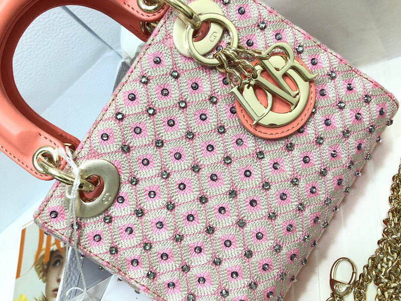 Dragons Bags Detail