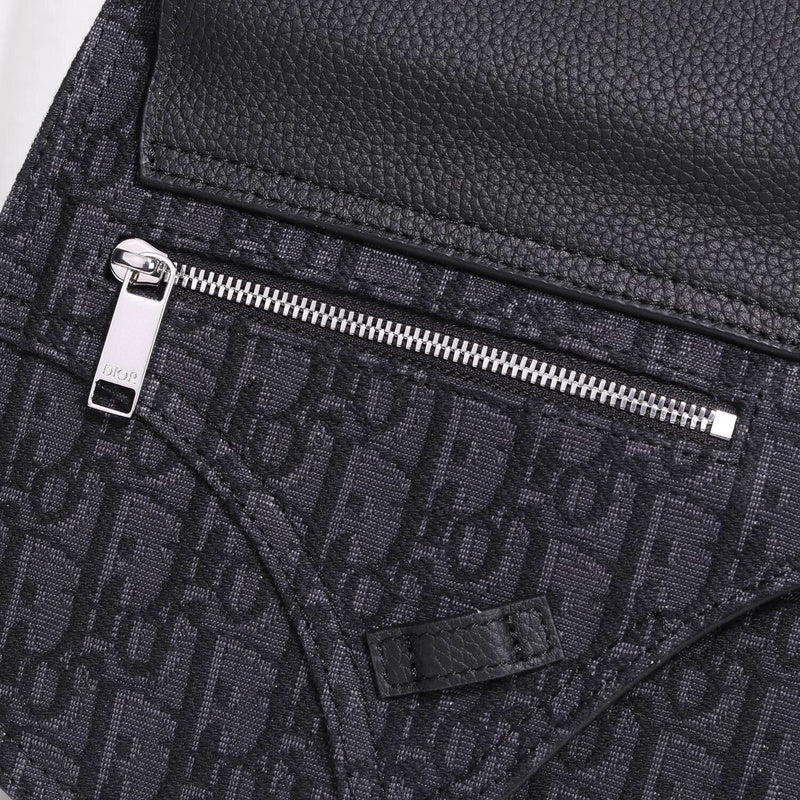 Dragons Bags Detail