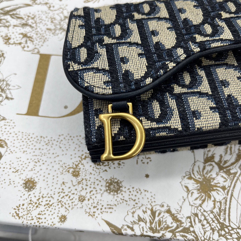 Dragons Bags Detail
