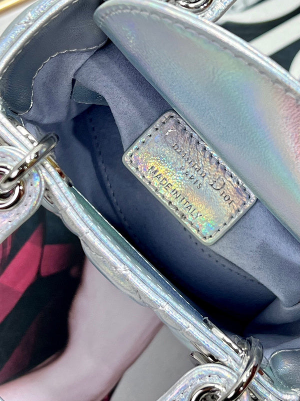 Dragons Bags Detail