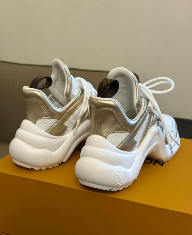 Dragons Bags Detail