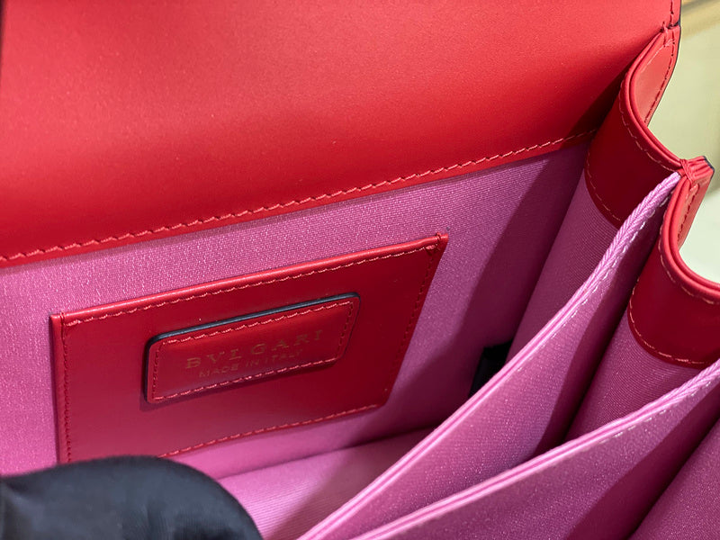 Dragons Bags Detail