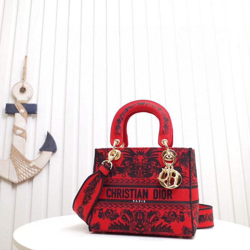 Dragons Bags Detail
