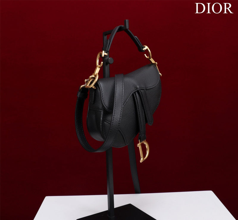 Dragons Bags Detail
