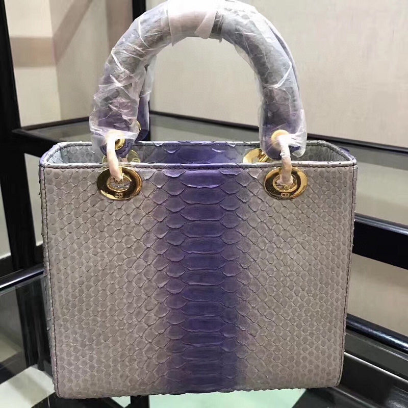 Dragons Bags Detail