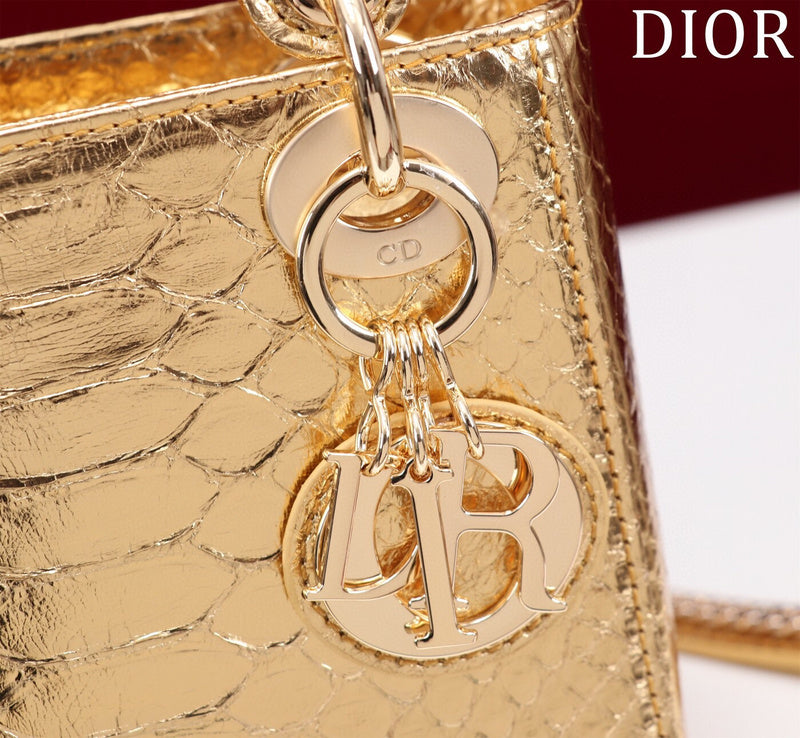Dragons Bags Detail