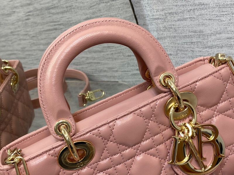 Dragons Bags Detail