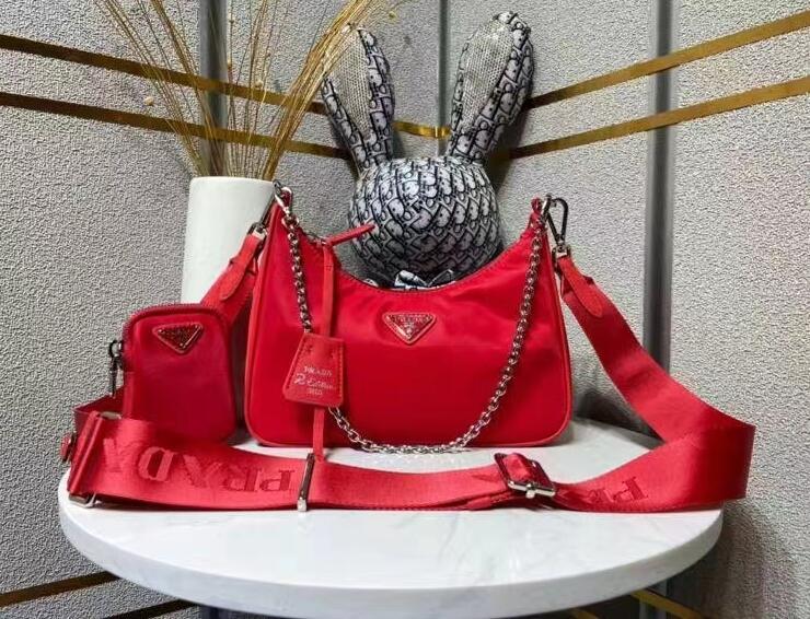 Dragons Bags Detail