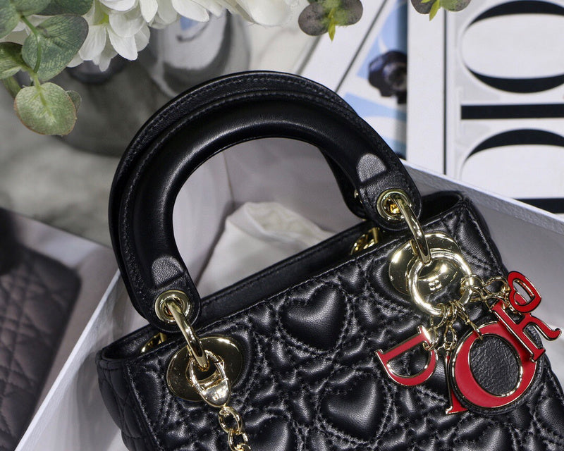 Dragons Bags Detail
