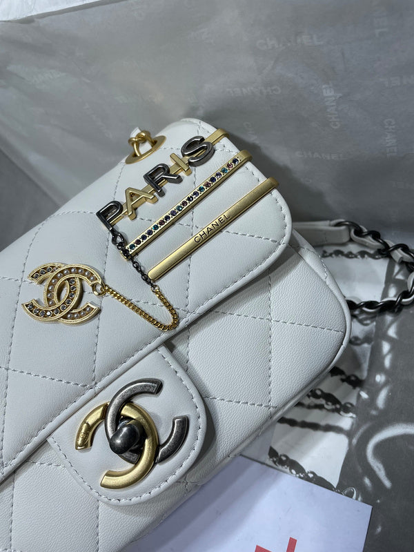 Dragons Bags Detail