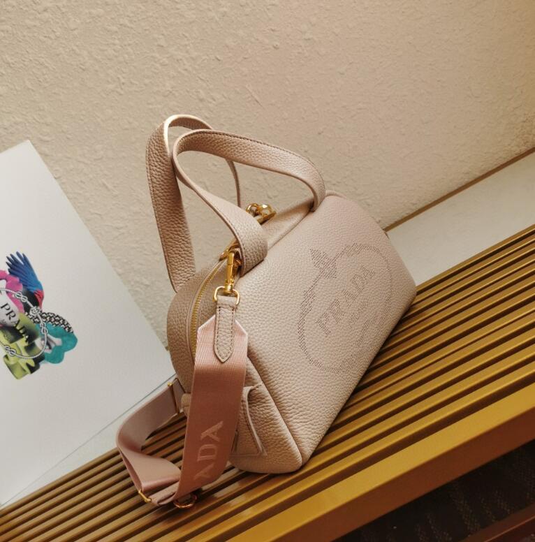 Dragons Bags Detail