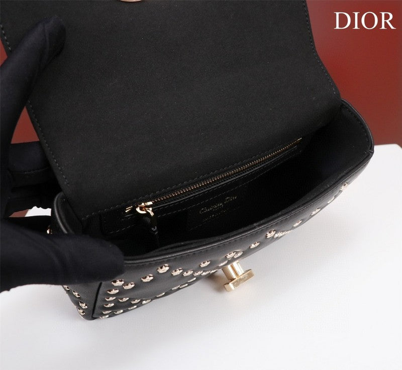 Dragons Bags Detail