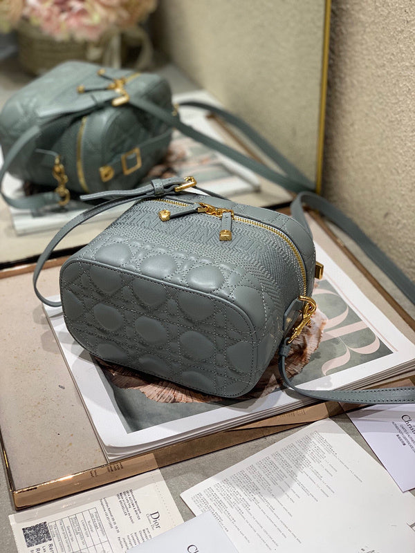 Dragons Bags Detail
