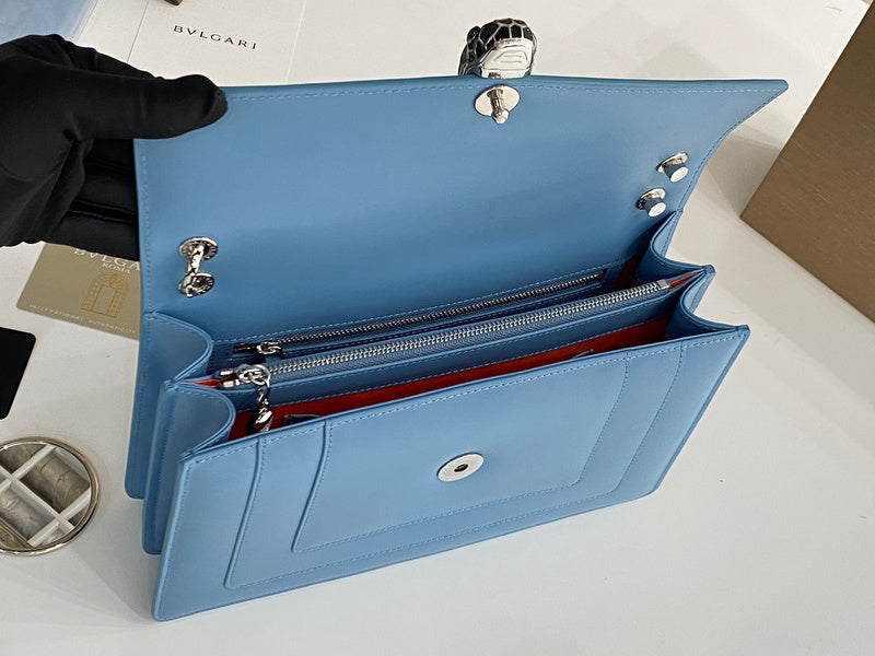 Dragons Bags Detail