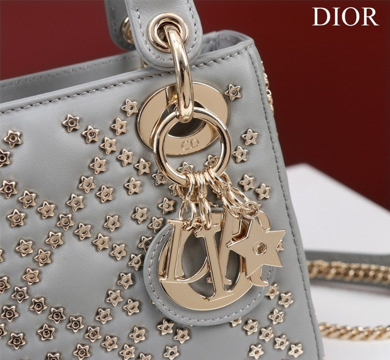 Dragons Bags Detail