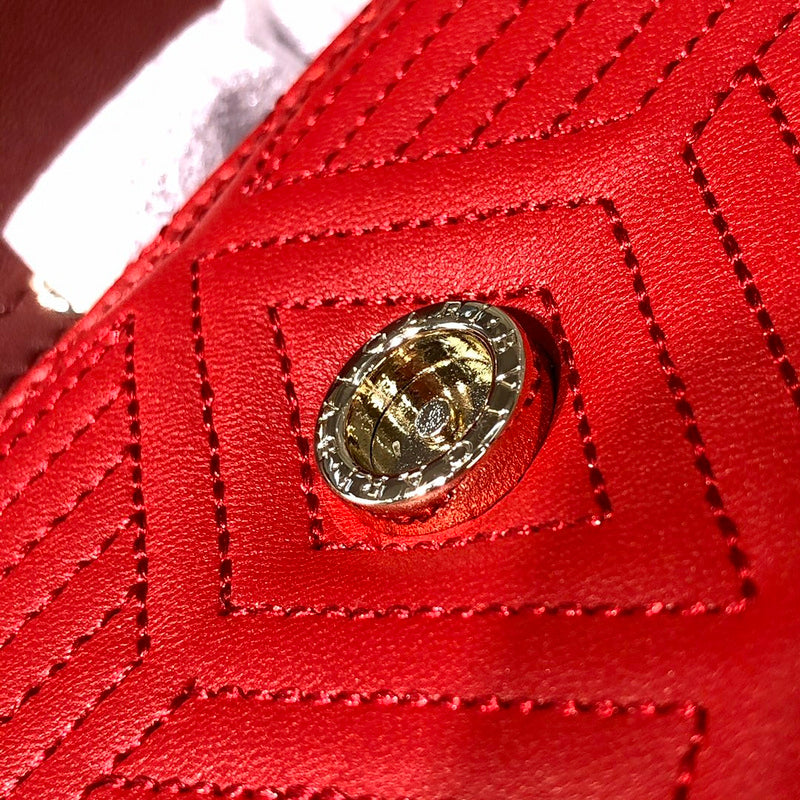 Dragons Bags Detail