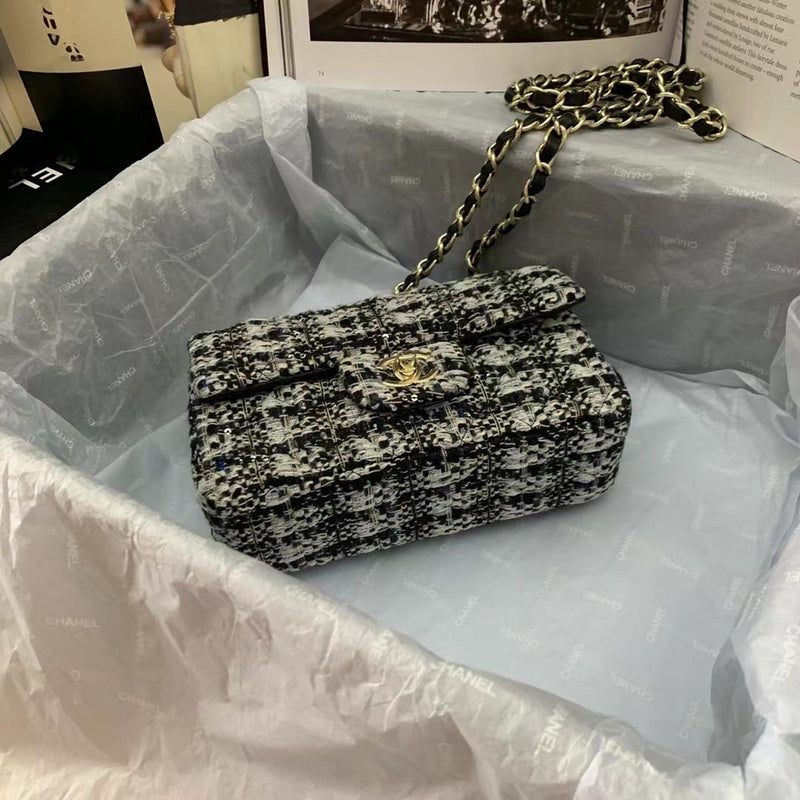 Dragons Bags Detail
