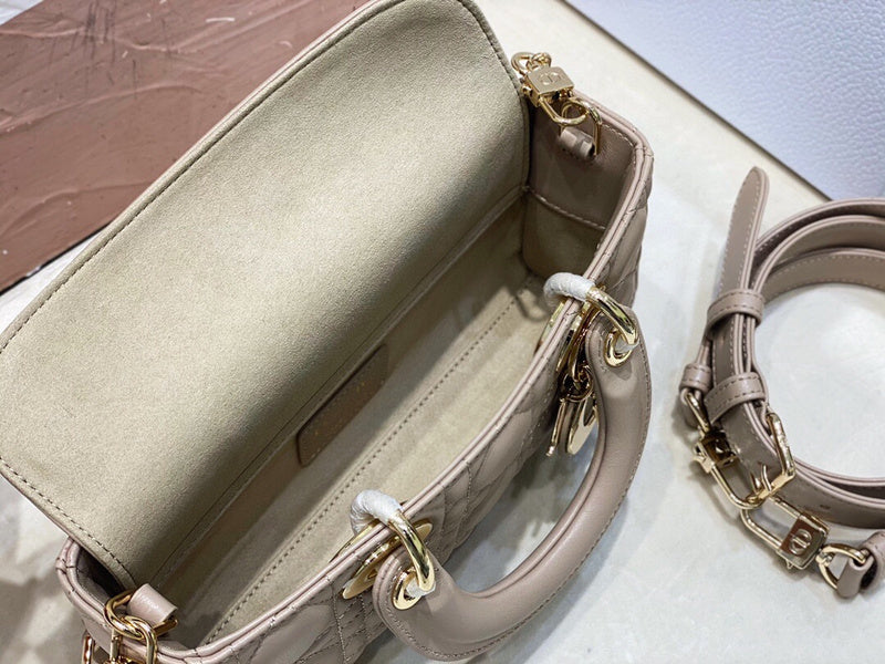 Dragons Bags Detail
