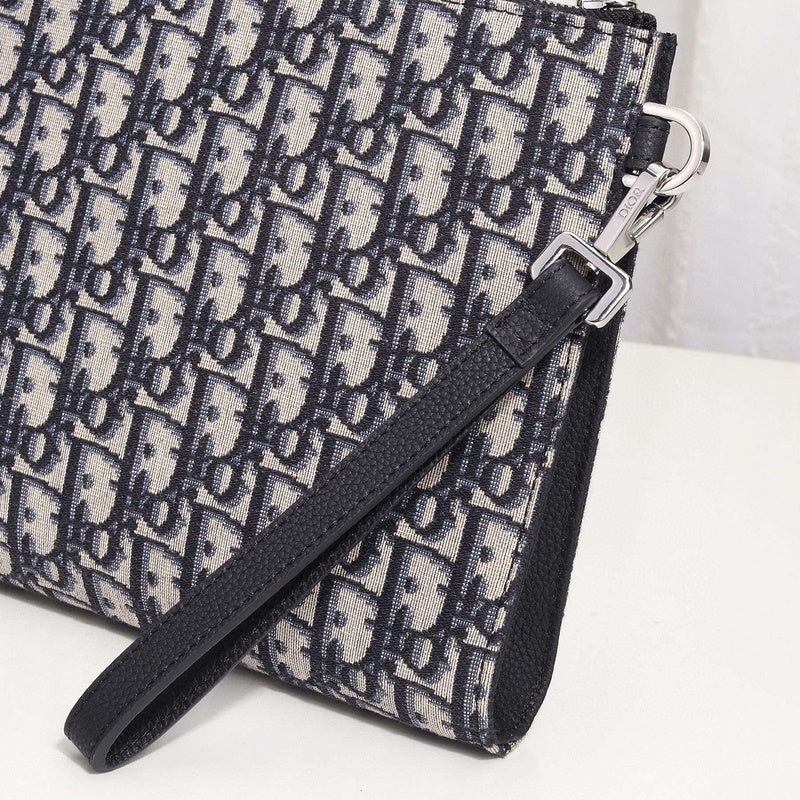 Dragons Bags Detail